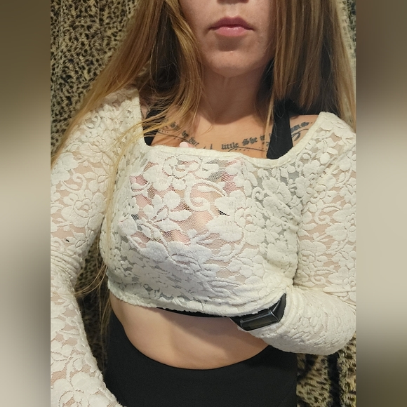 Vintage Mossimo lace Crop top - Picture 3 of 11